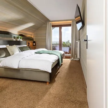 Berggasthof & Sennhuette Otel 3*